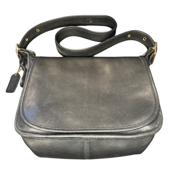 Coach Handbags - COACH Vintage Coach Patricia Legacy Bag Model 9951